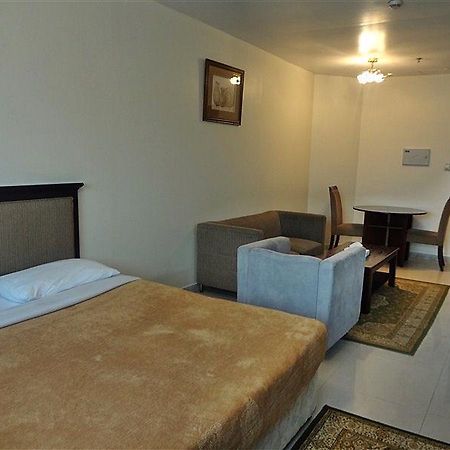 Liwa Apartments Абу Даби Екстериор снимка