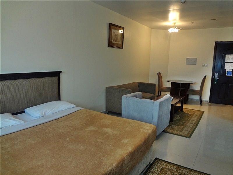 Liwa Apartments Абу Даби Екстериор снимка