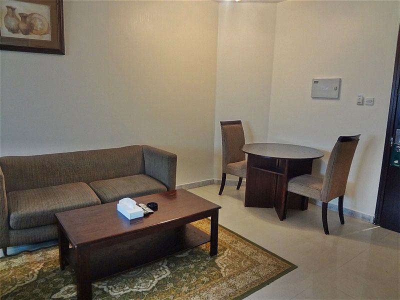 Liwa Apartments Абу Даби Екстериор снимка